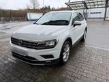 Volkswagen VW Tiguan 2.0 TDI DSG Highline AHK LED Pano
