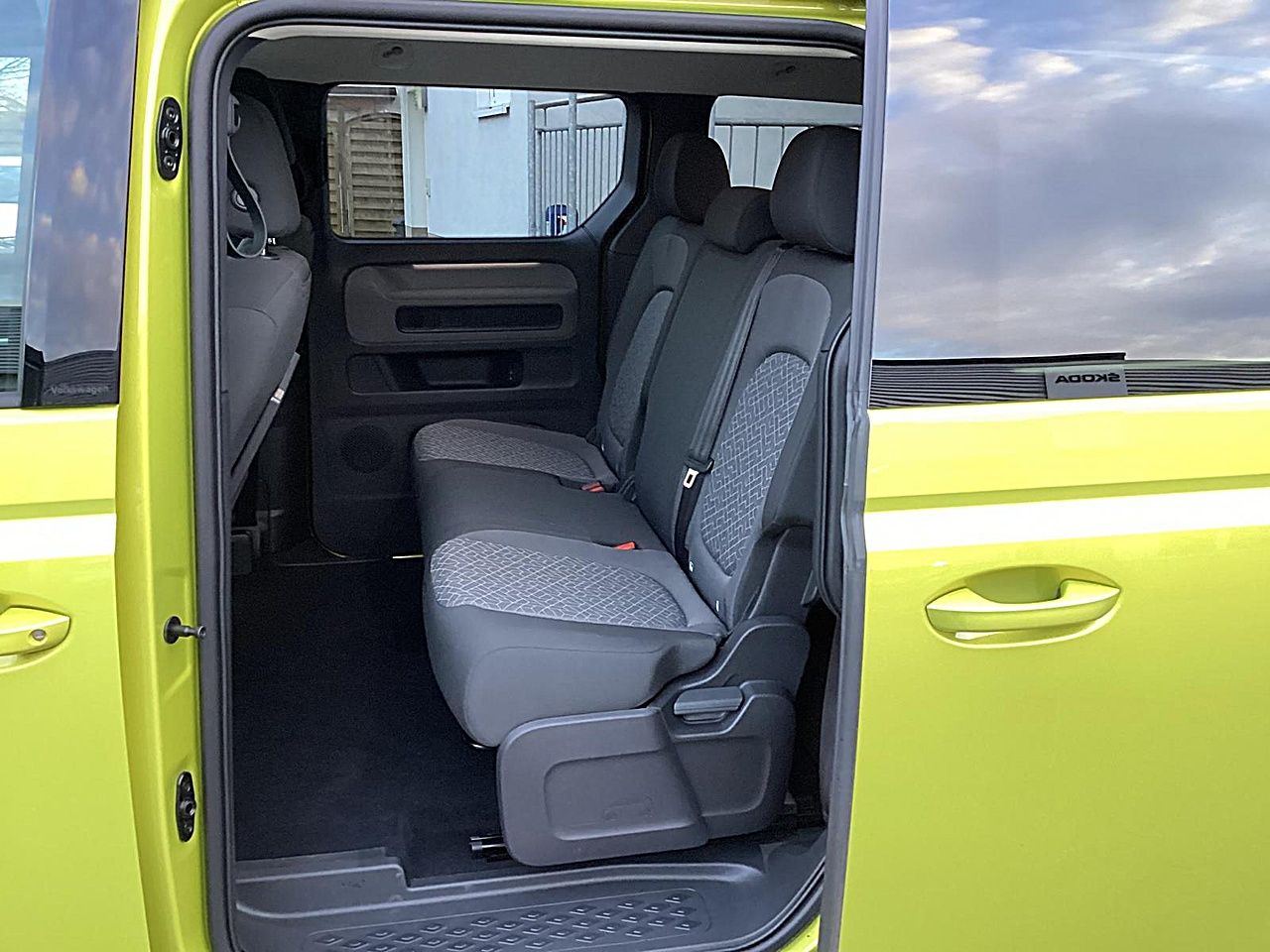 Fahrzeugabbildung Volkswagen ID.Buzz Pro Klima Navi Alu 21"