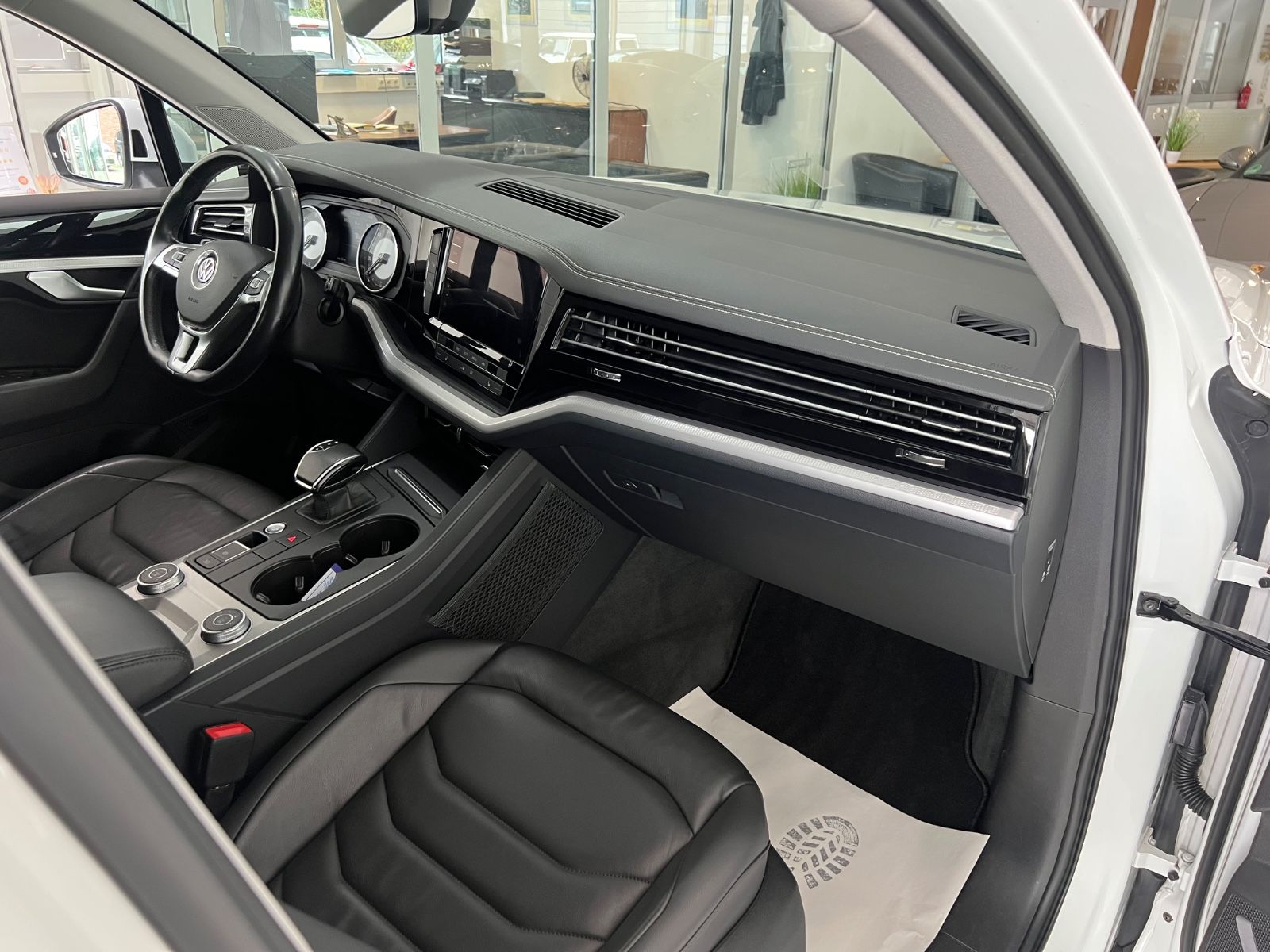 Fahrzeugabbildung Volkswagen Touareg 3.0 TDI 4Motion *VOLL-LEDER*LED*4x SITZH