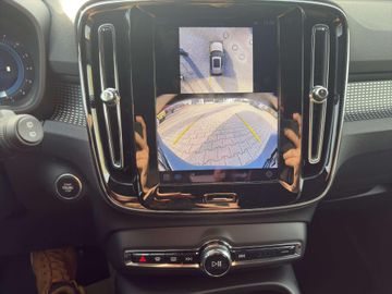 Volvo XC40 Plus Dark 2WD