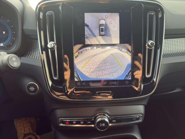 Volvo XC40 Plus Dark 2WD