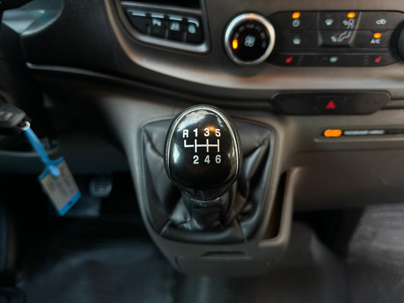 Fahrzeugabbildung Ford Transit Custom 300 L2 3Si+NAVI+SHZ+KAM+DAB+SYNC3