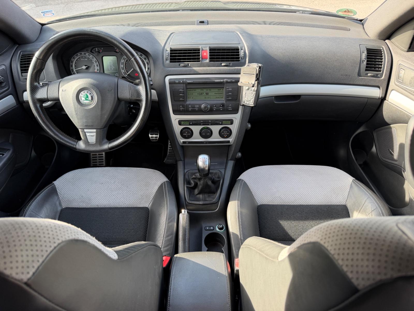 Skoda Octavia 2006 — фото 16