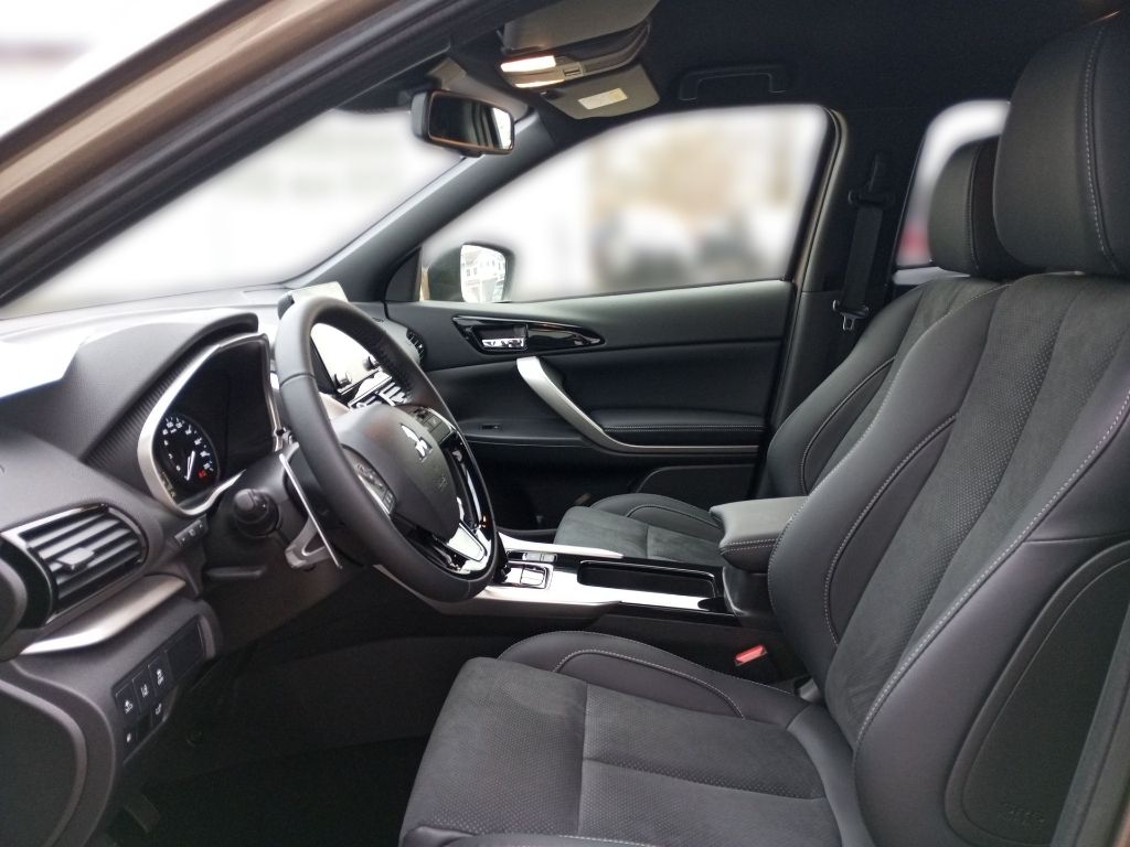 Fahrzeugabbildung Mitsubishi Eclipse Cross Plug-in Hybrid PLUS 2.4 MIVEC 4WD