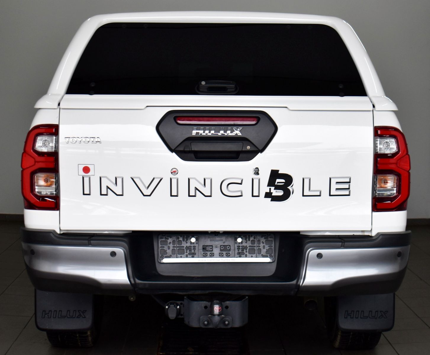 Fahrzeugabbildung Toyota Hilux 2.8 D4-D Invincible ,ACC,LED,Hard Top,AHK