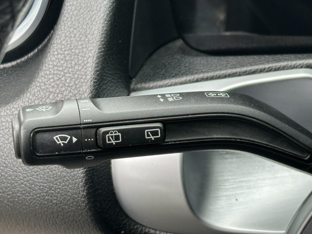 Mercedes-Benz GLB 180