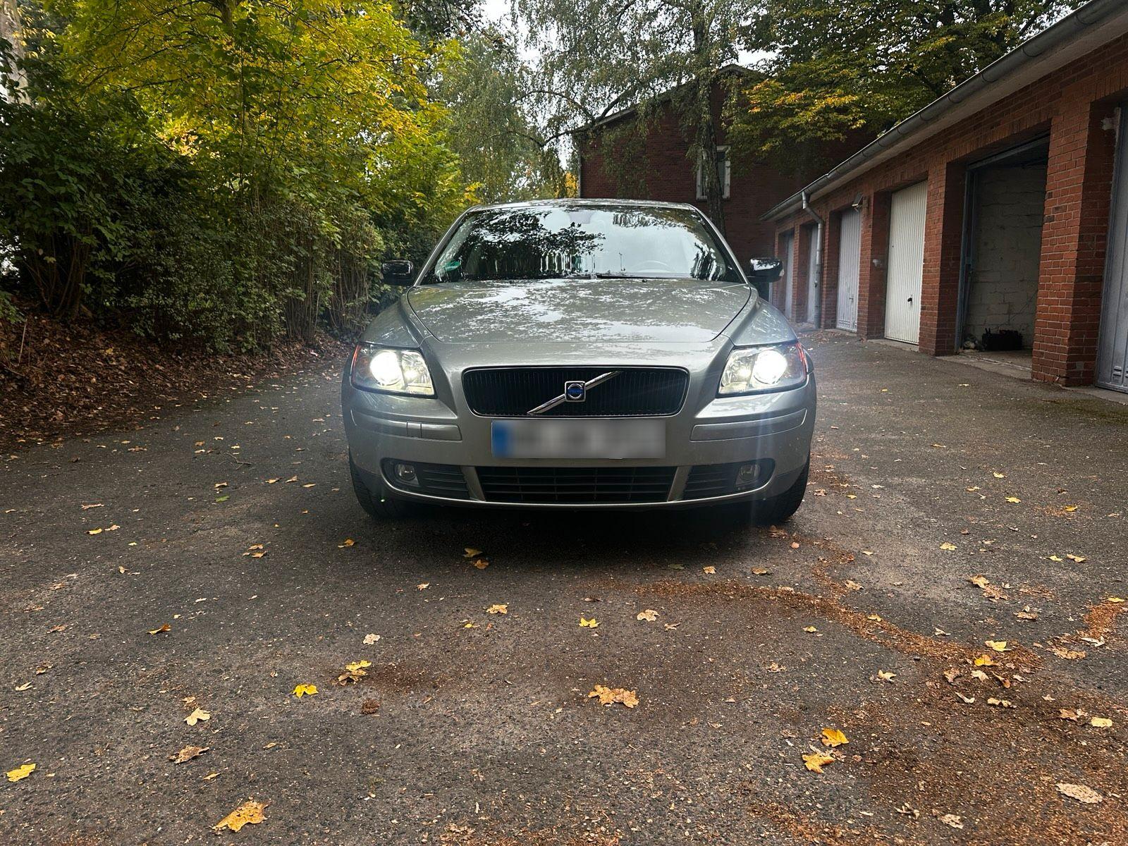 Volvo V50 2005 — rear view