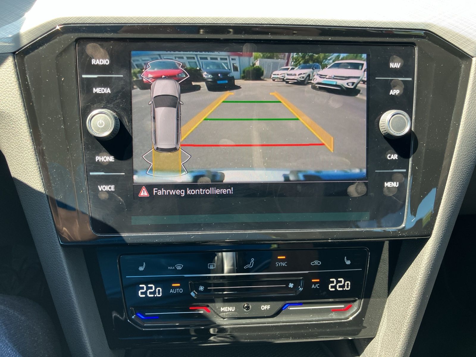 Fahrzeugabbildung Volkswagen Passat Variant TDI Business DSG LED AHK Navi ACC