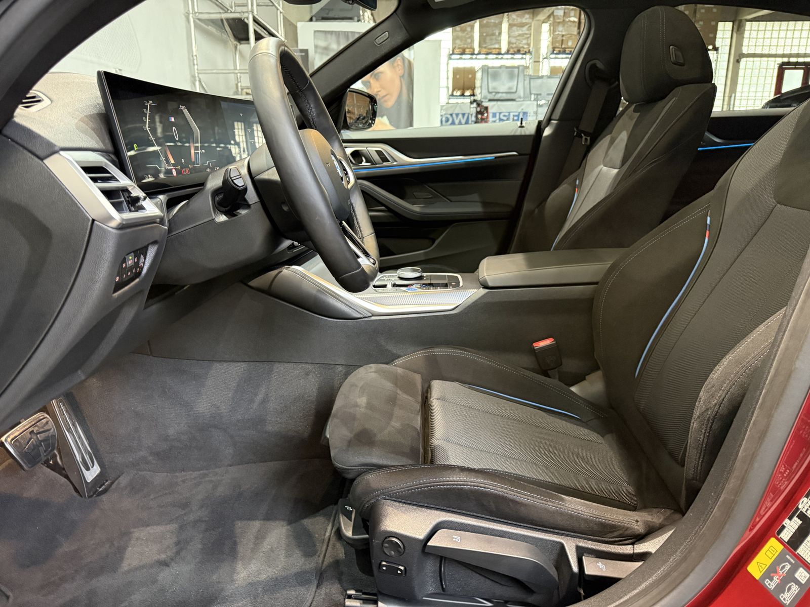 Fahrzeugabbildung BMW i4 eDrive40 M Sportpaket Driving Assistant Profe