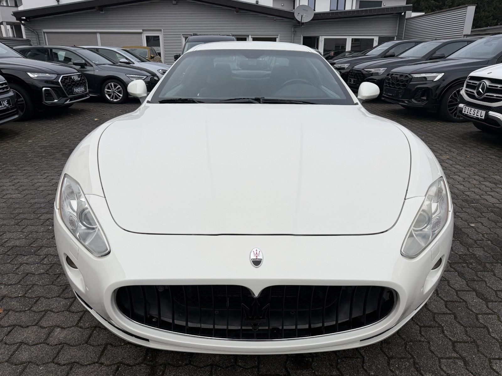 MASERATI GRANTURISMO - 4,2 - 405 CV - XENON - BVA - ALCANTARA