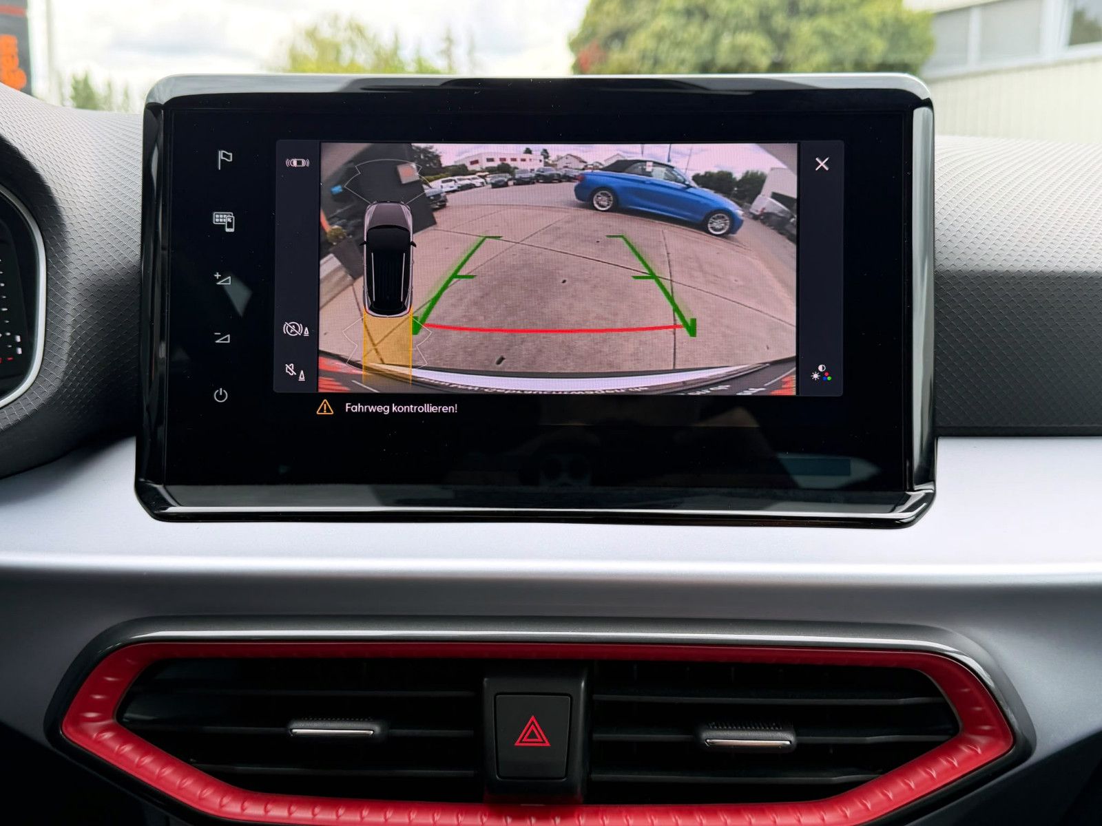Fahrzeugabbildung SEAT Arona 1.0 TSI DSG FR ACC LED NAV PDC KAM SHZ