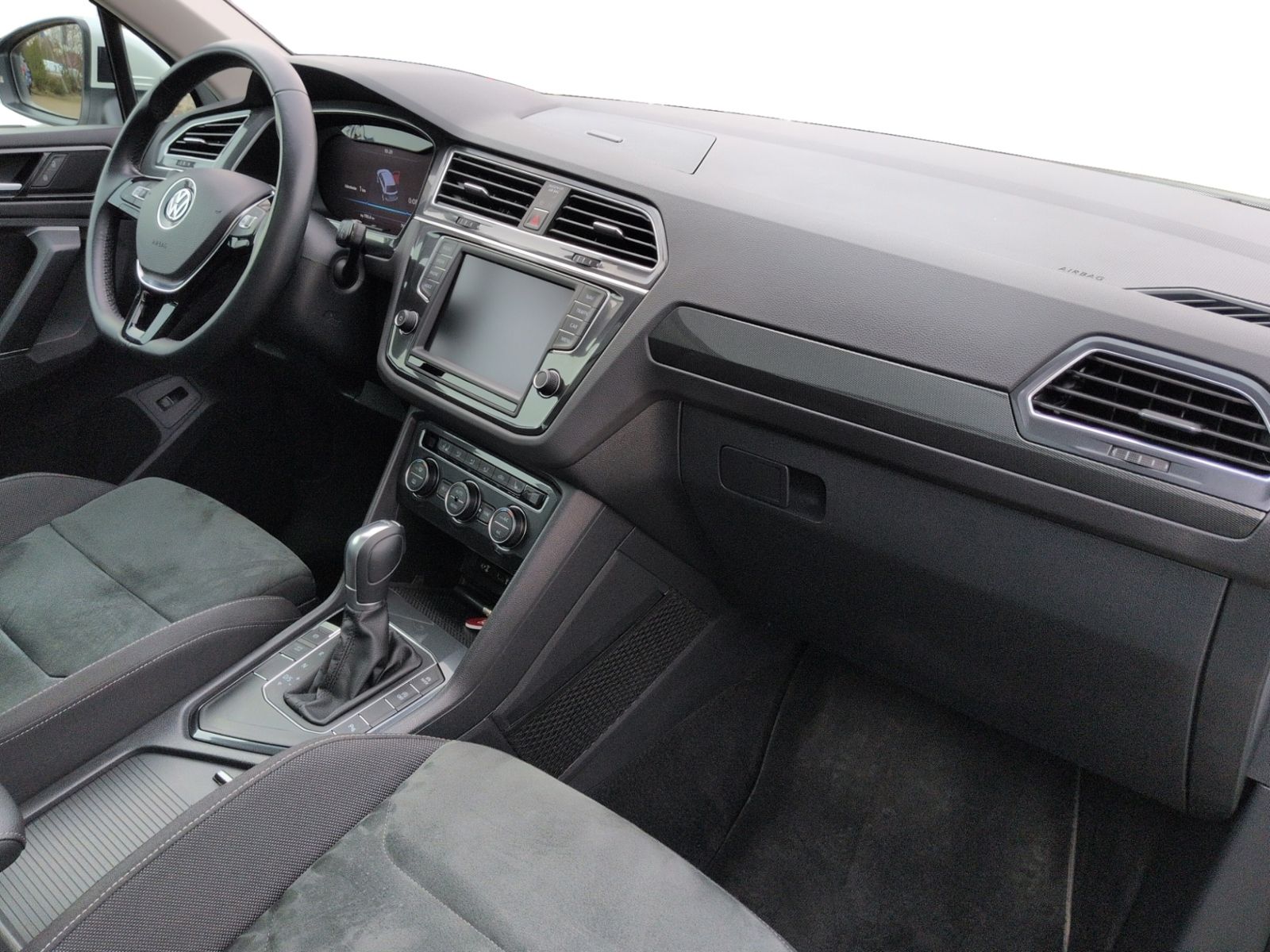 Tiguan 2.0 TDI DSG Highline AHK+PANO+HEAD-UP