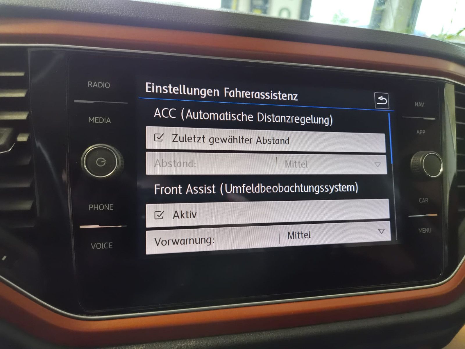 Fahrzeugabbildung Volkswagen T-Roc Style 4Motion / NAVI / GARANTIE
