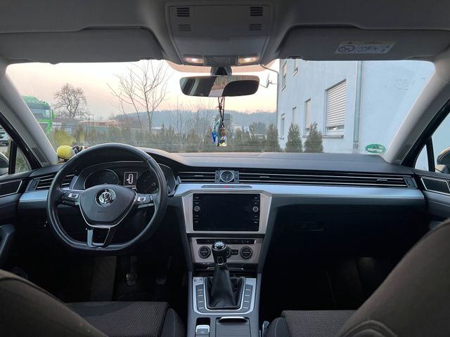VW Passat b8 top gepflegt!