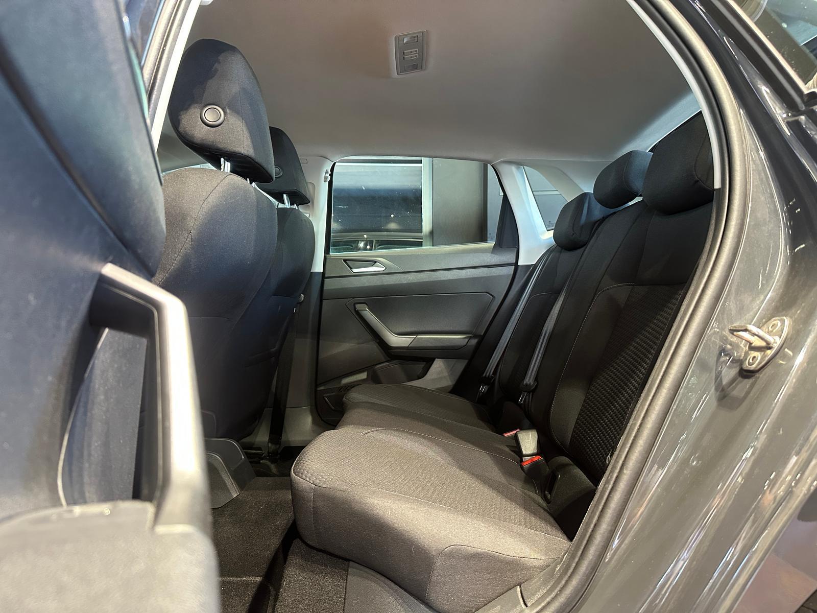 Volkswagen POLO COMFORTLINE KEYLESS TEMPOMAT PDC KAMERA NAV