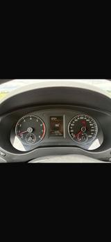 Volkswagen VW Golf/Jetta - Volkswagen Caddy mit Benzin-Antrieb: Limousine