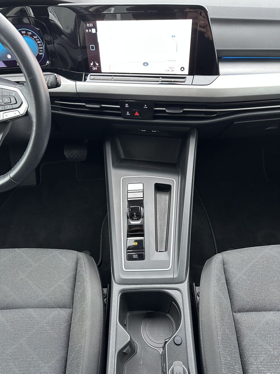 Fahrzeugabbildung Volkswagen Golf Variant 2.0 TDI DSG Life NAV+LED+KAM+17ZOLL