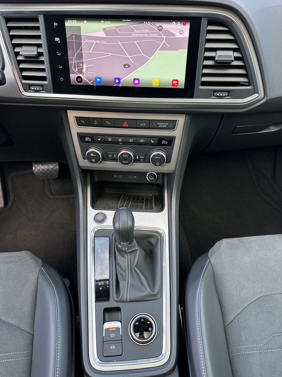 Fahrzeugabbildung SEAT Ateca 2.0 TDI DSG Xp NAV+LED+AHK+PANO+360°+ACC