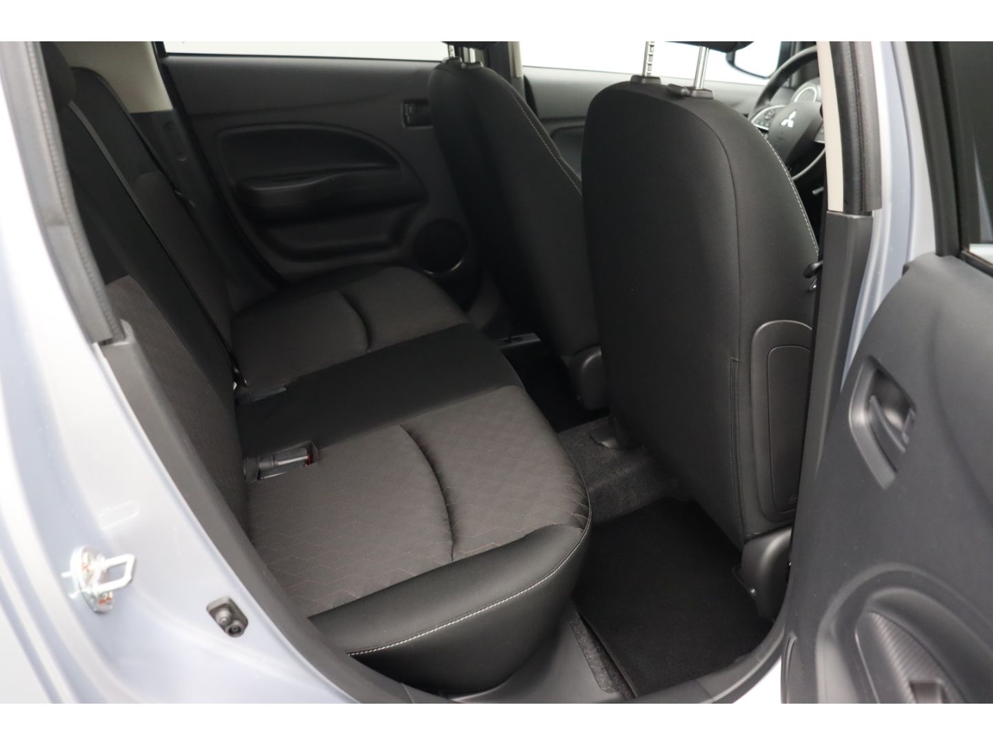 Fahrzeugabbildung Mitsubishi Space Star Select+ Garantie Klima Temp AppleCP