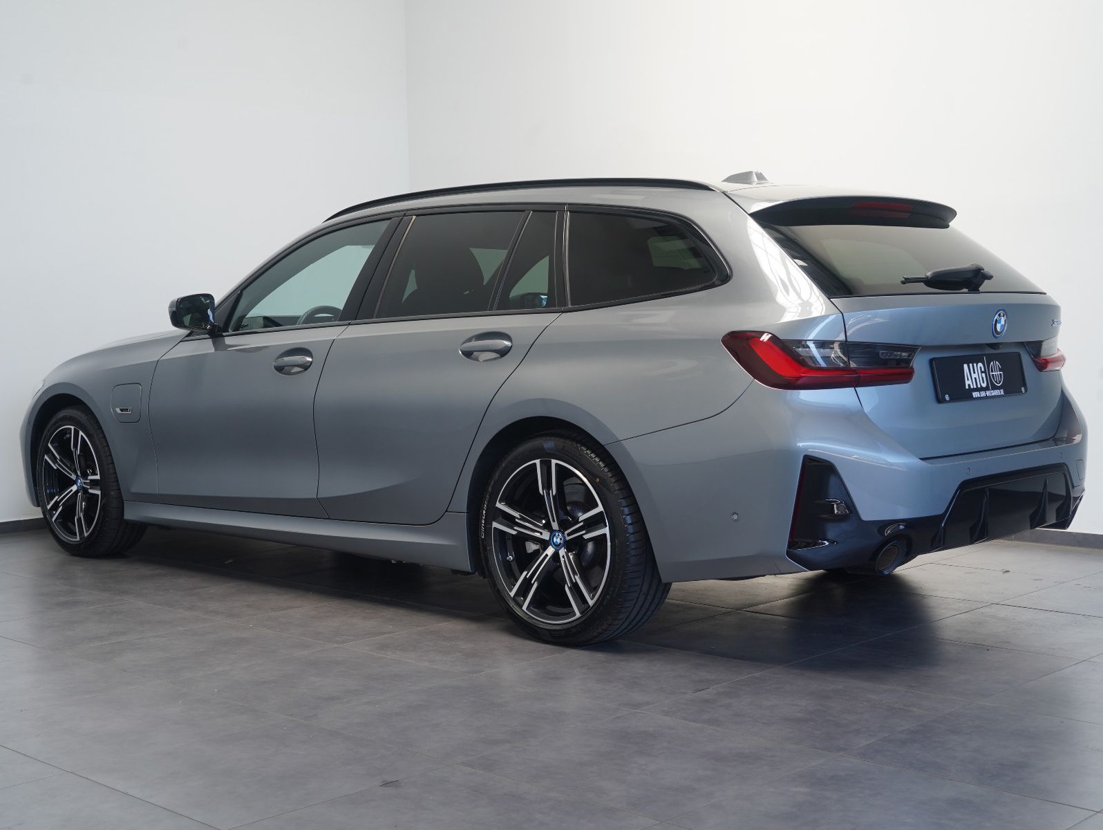 Fahrzeugabbildung BMW 320 e Touring M Sport FACELIFT/WIDESCREEN/HEADUP