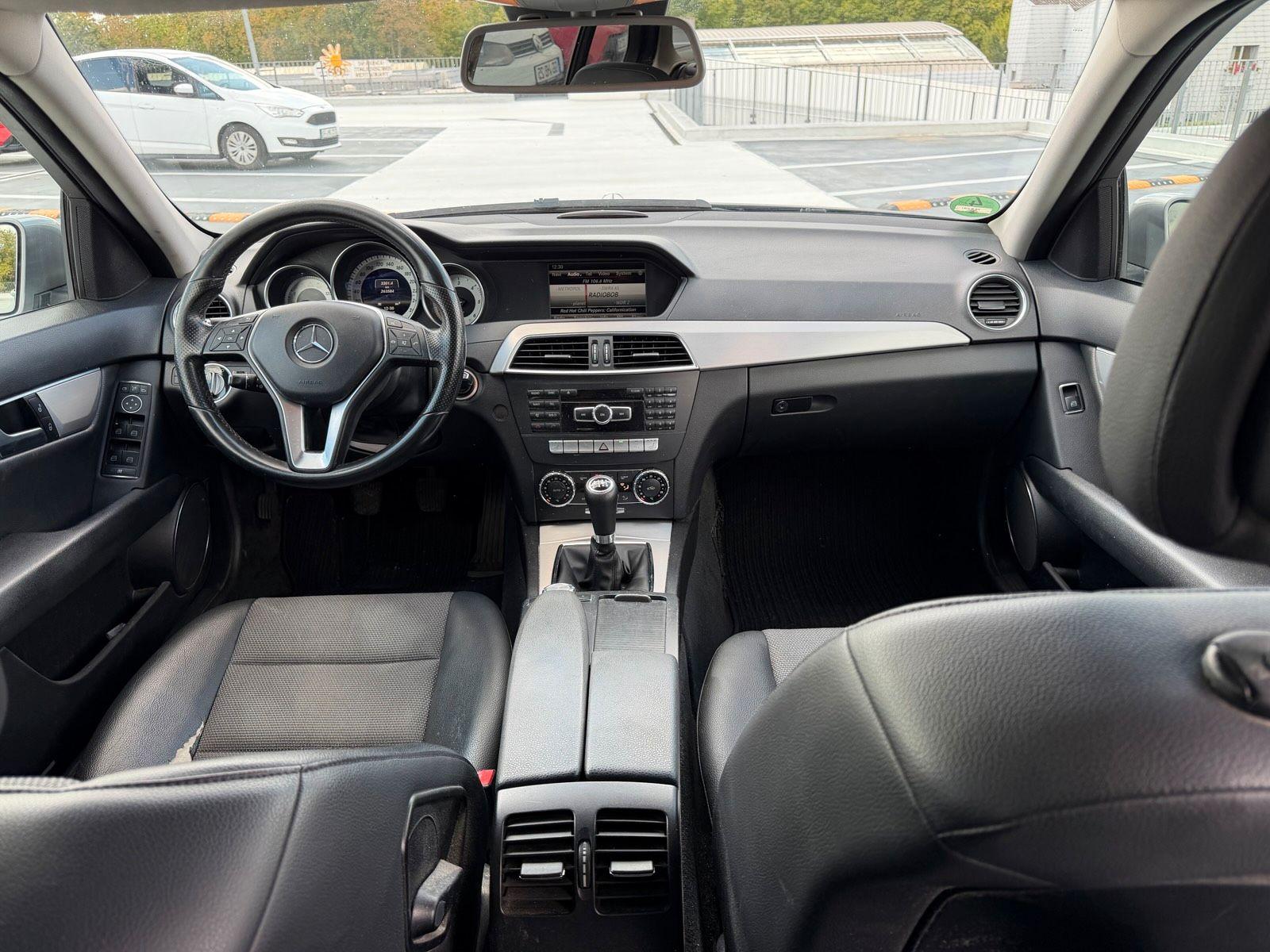 Mercedes-Benz C220 2012 — photo 11