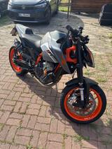 KTM 890 R Duke - KTM 890 DUKE