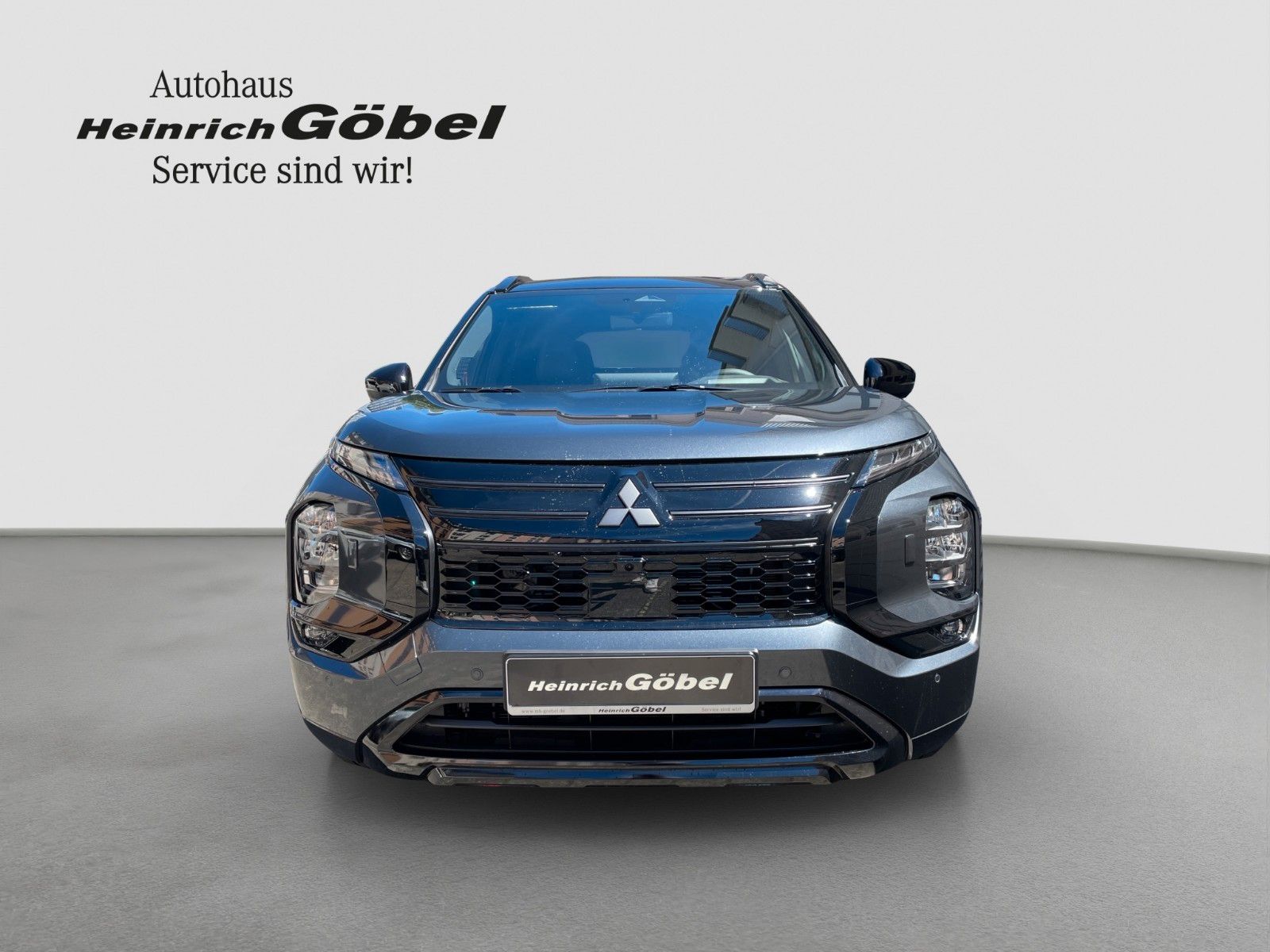 Fahrzeugabbildung Mitsubishi Outlander 2.4 PHEV 4WD LUXURY BLACK AKTIONSPREIS