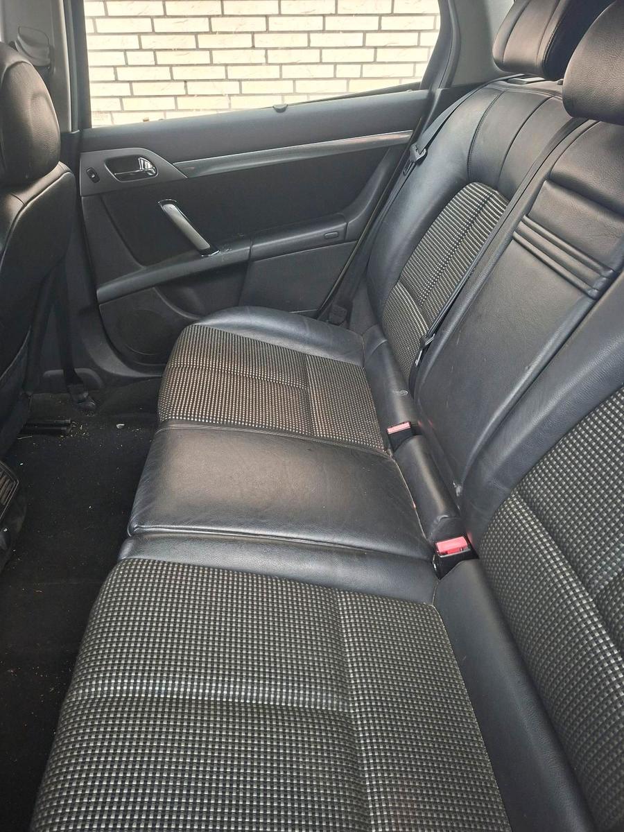 Peugeot 308 2006 — двигун 159 HP (117kW)