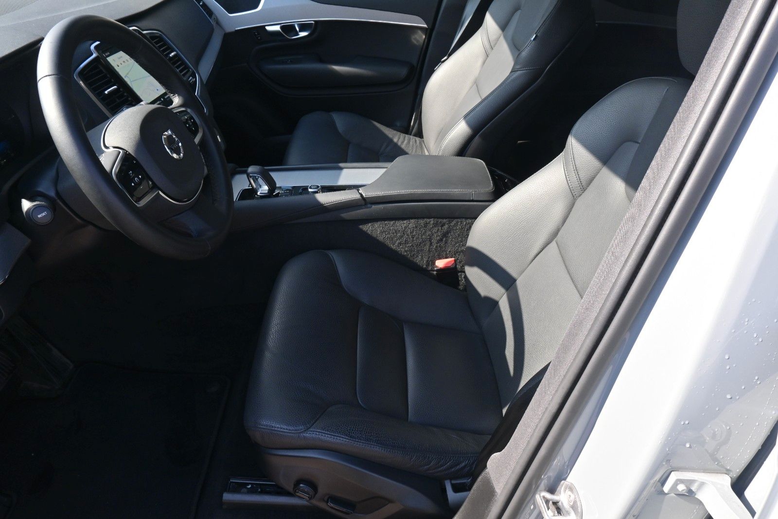 Fahrzeugabbildung Volvo XC90 T8 Core AWD*Leder*Voll-LED*Alarm*