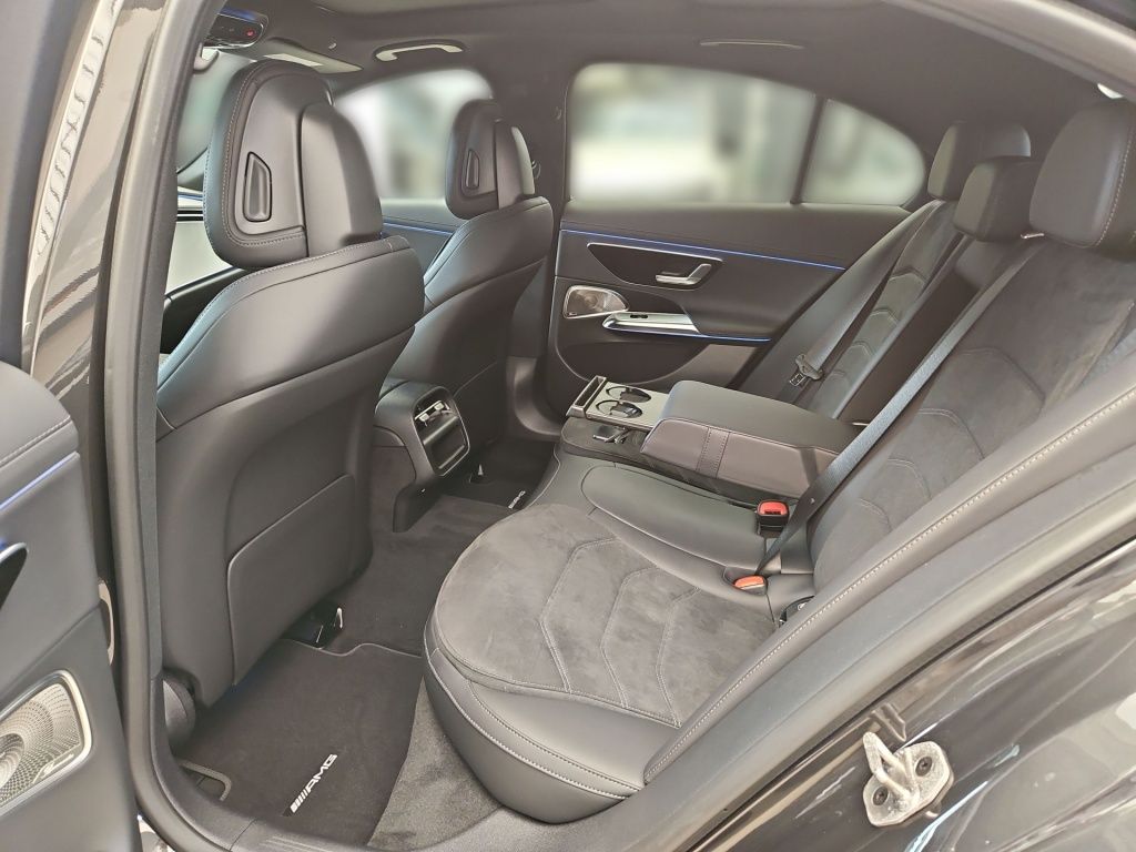 Fahrzeugabbildung Mercedes-Benz E 200 Limousine +AMG+AHK+BURMESTER+DIGITAL+20''-