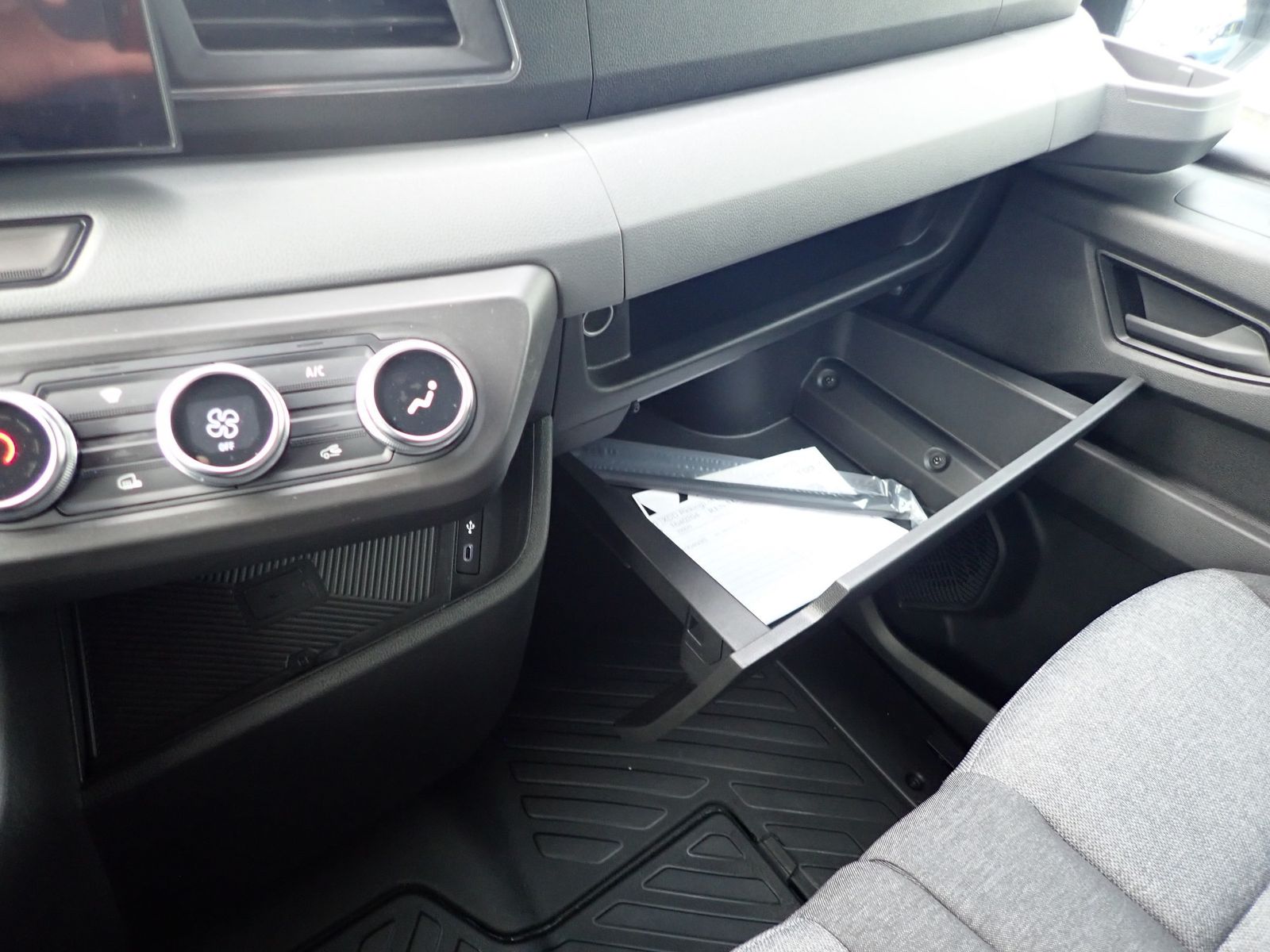 Fahrzeugabbildung Renault Master Kastenwagen FWD Kasten extra L2H2 3,5t Bl