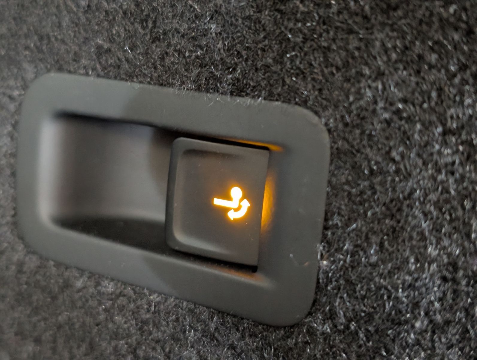 Fahrzeugabbildung Volkswagen Tayron 2.0TDI 4M R-Line Launch Pano Black AHK 20