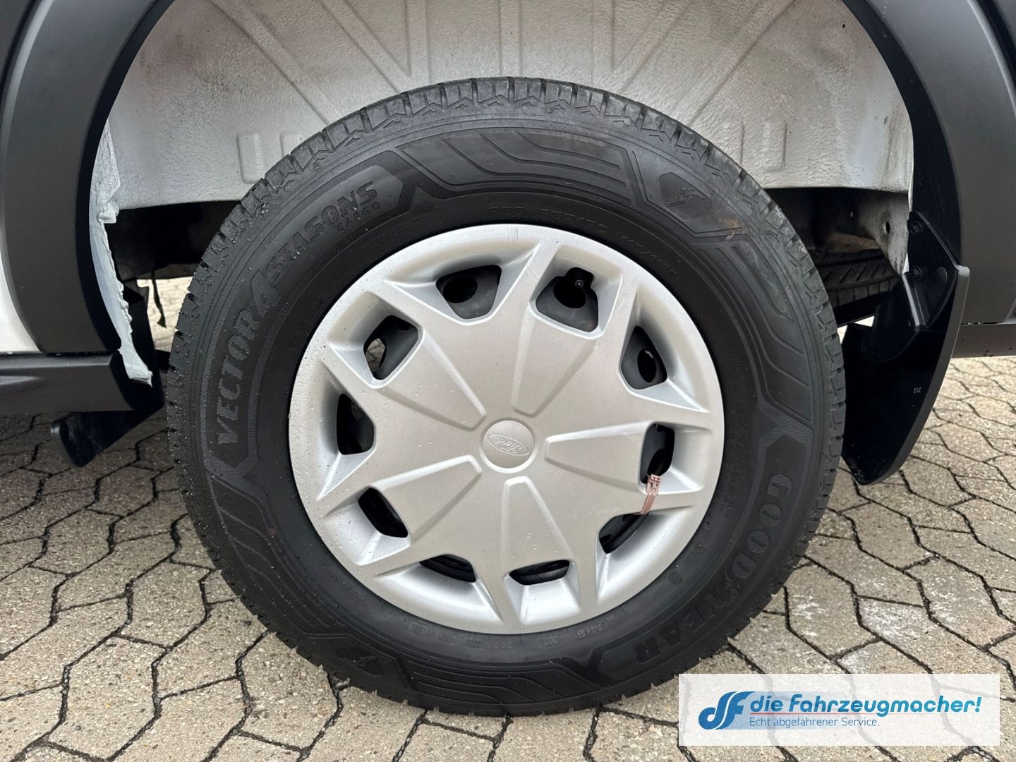 Fahrzeugabbildung Ford Transit Kasten 350 L2 Trend 2.0  Klima DAB Totwi