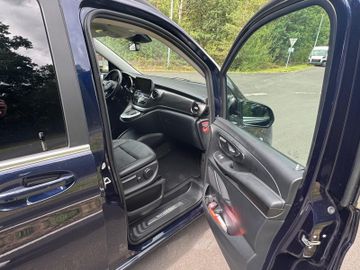 Mercedes V 220 - 11