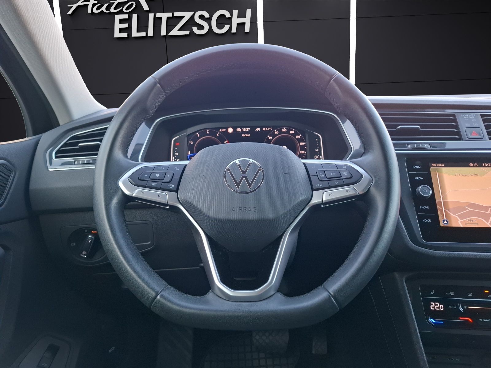 Fahrzeugabbildung Volkswagen Tiguan TSI Life DSG 4M LED Navi AID ACC SH 18"