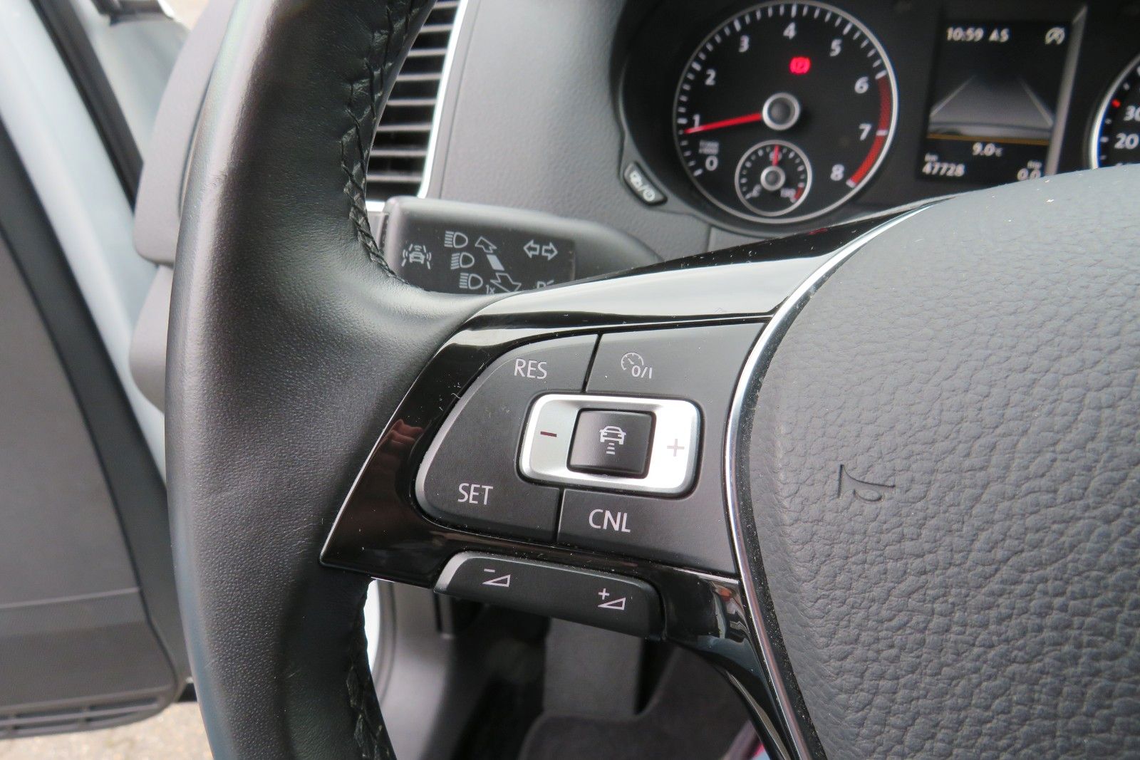 Fahrzeugabbildung Volkswagen Sharan Highline 7-SITZE AHK NAVI ACC 1.HAND