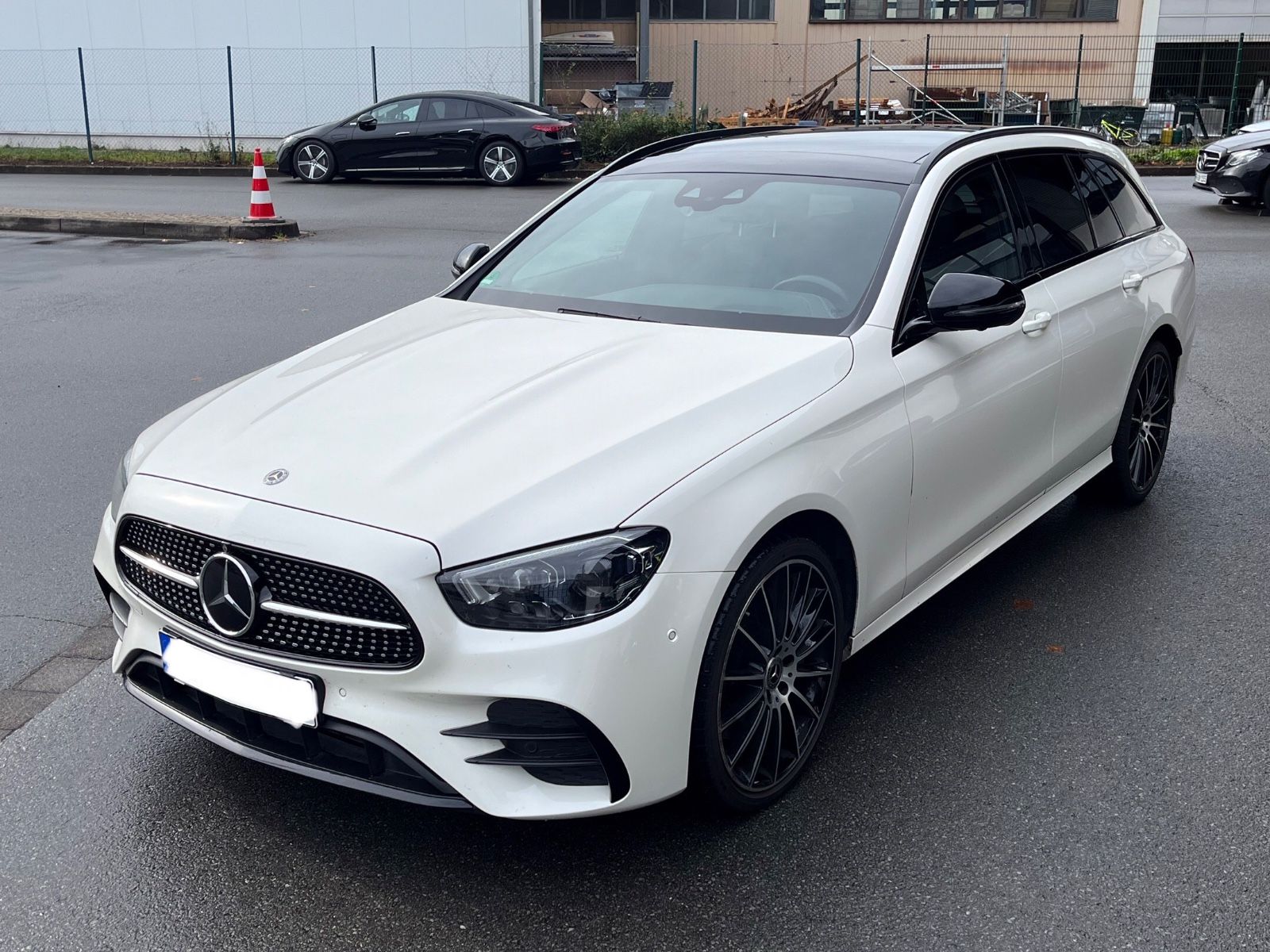 MERCEDES-BENZ E 400d  4Matic AMG Pano Night Head Up 20* AHK