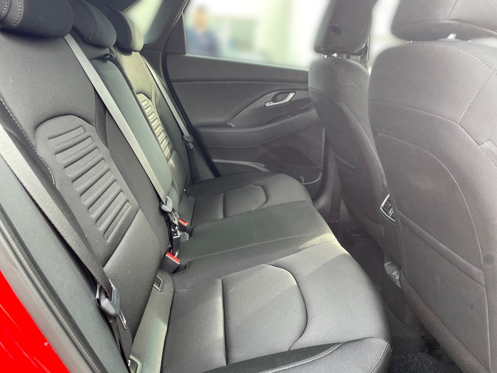 Hyundai i30 1.0 T-GDI Advantage KlimaA*LED*Navi*SHZ*Kam. foto 12