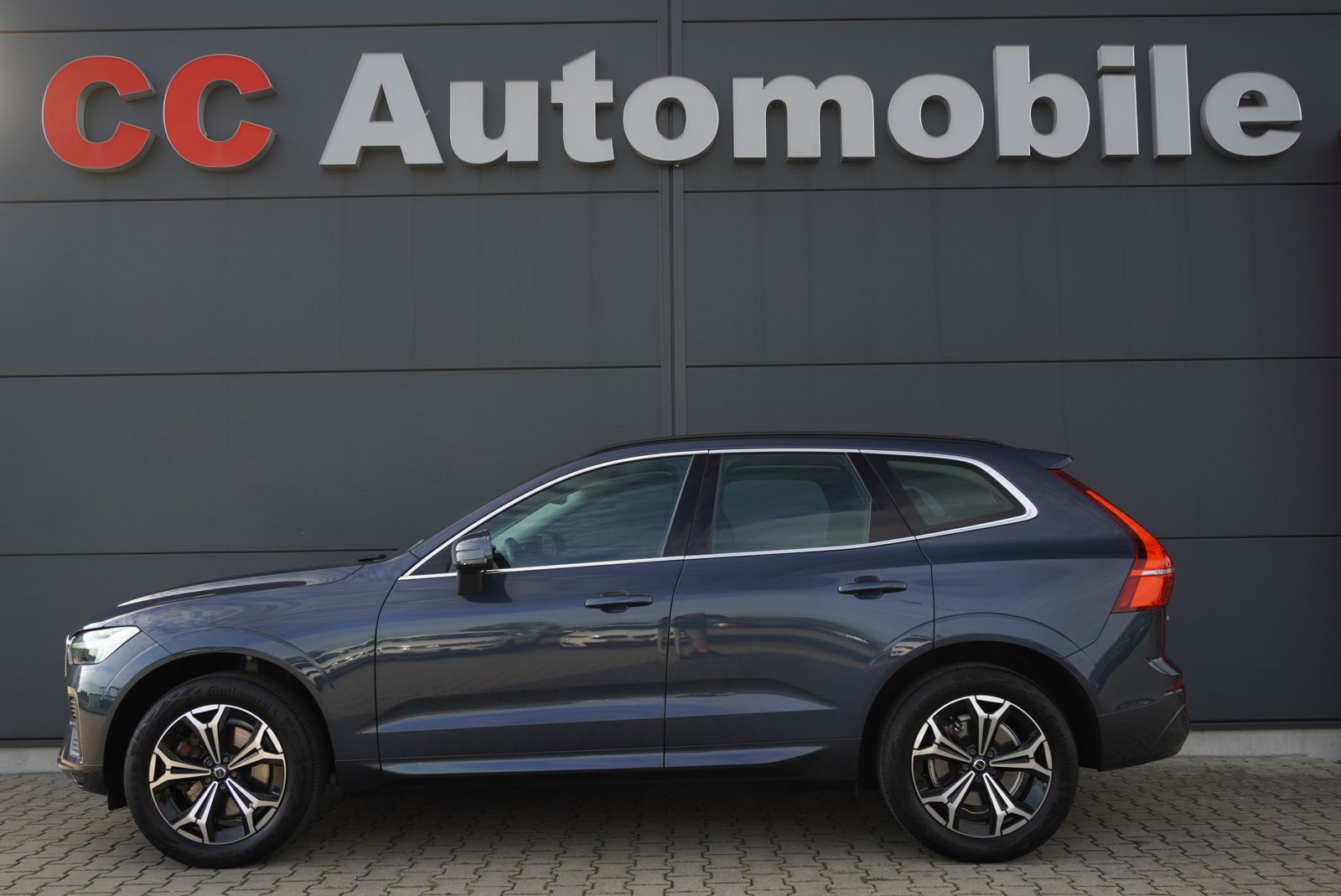 Volvo XC60 B4 Momentum Pro/19Zoll/Kamera/Winterpaket/