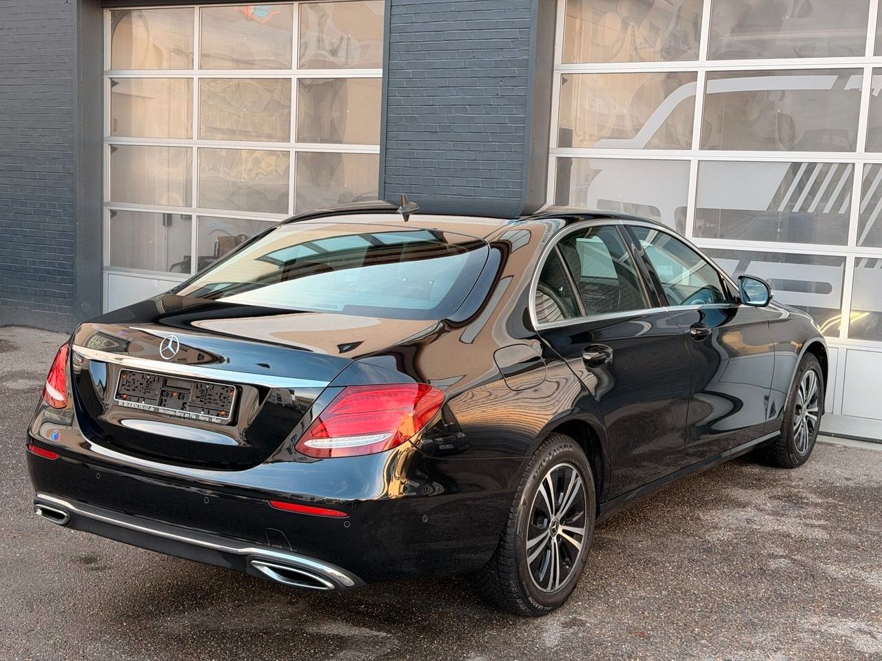 Mercedes-Benz E 220d 9G/KAM/LED/AVANTGARDE foto 9