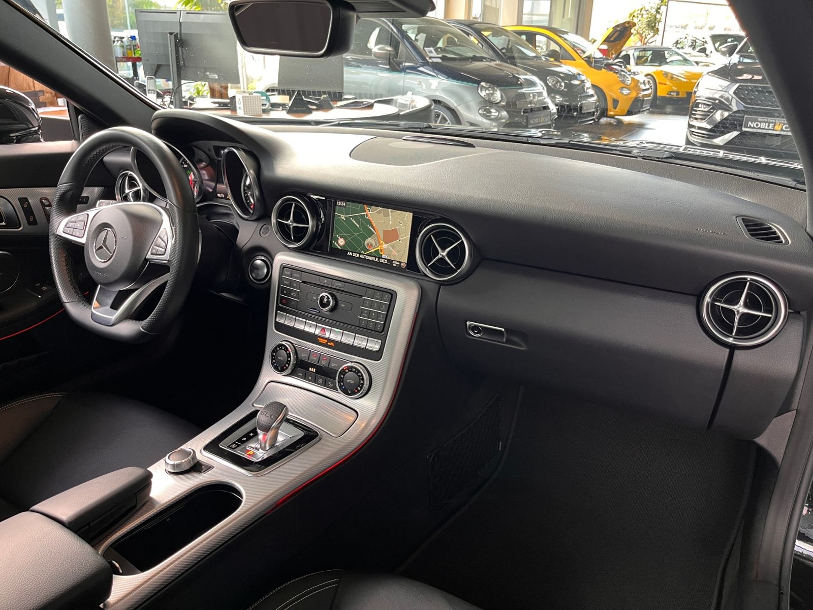 Fahrzeugabbildung Mercedes-Benz SLC 300 AMG-LINE KLIMA LED NAVI ALU AIRSCRAF