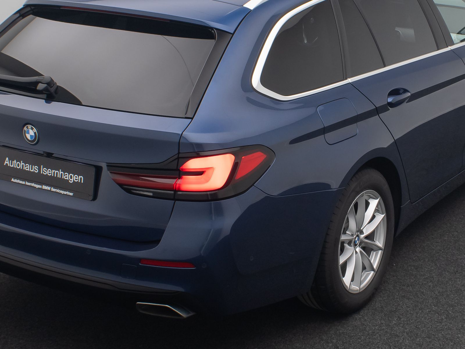 Fahrzeugabbildung BMW 530d Sport Komfort DAB Kamera 4xKlima Alarm