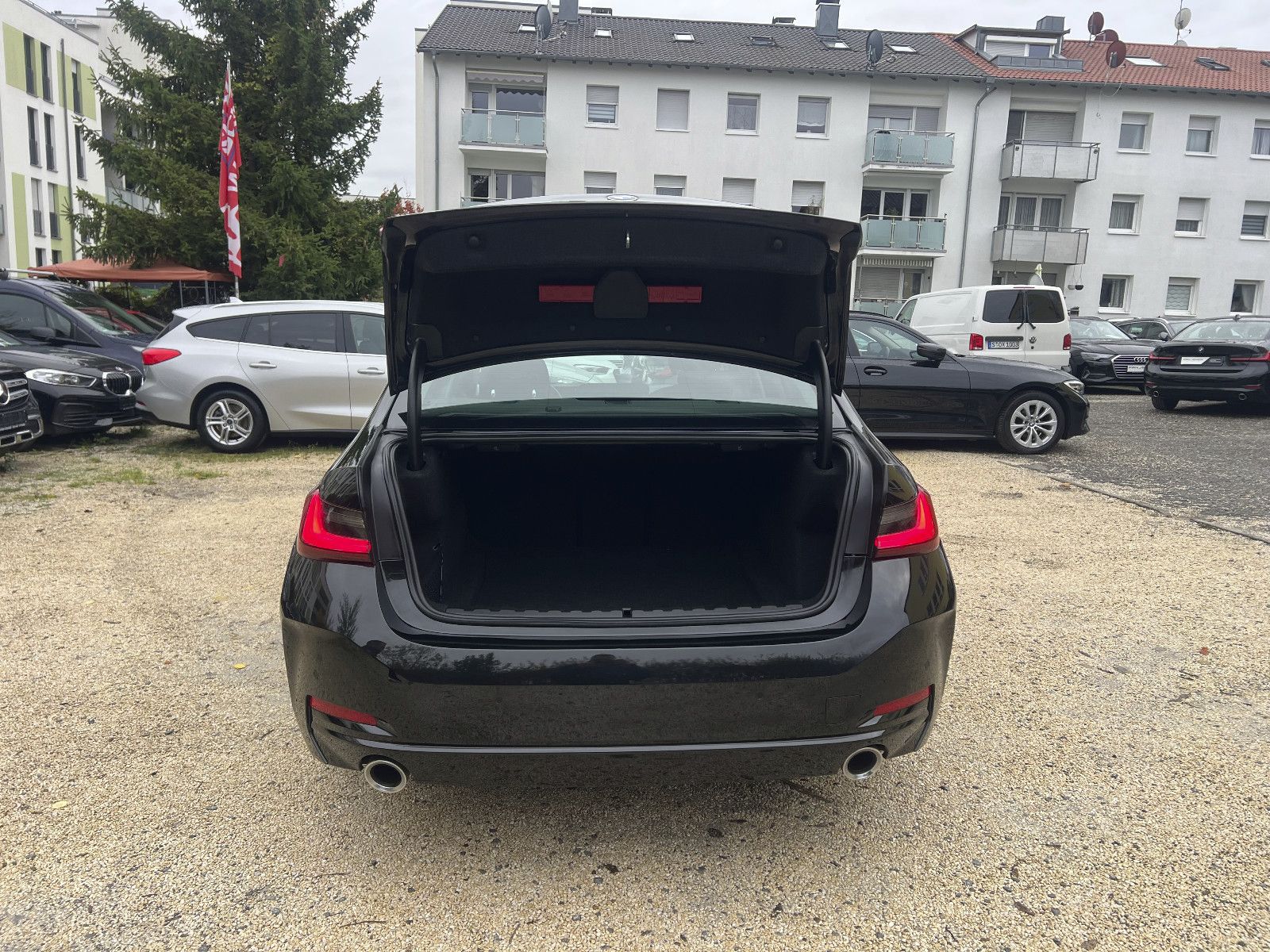 BMW 320 d Lim. Shadow-Line HEAD-UP LED NAVI SPURAS foto 10