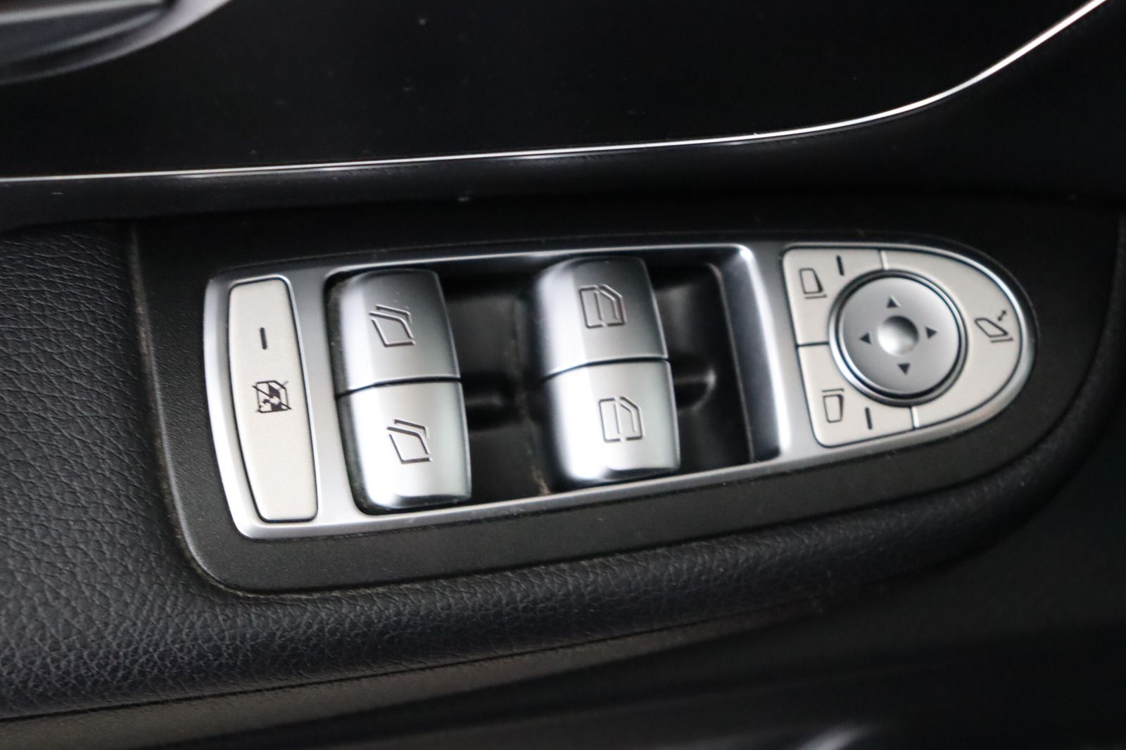 Fahrzeugabbildung Mercedes-Benz V 220 d Marco Polo 4Matic 1.Hd HORIZON EDITION