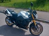 Yamaha RN25/FZ8 - YAMAHA R8