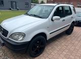 Mercedes-Benz Mercedes ML 320 Benziner sehr guter Zustand - Mercedes-Benz ML 320 aus 1998