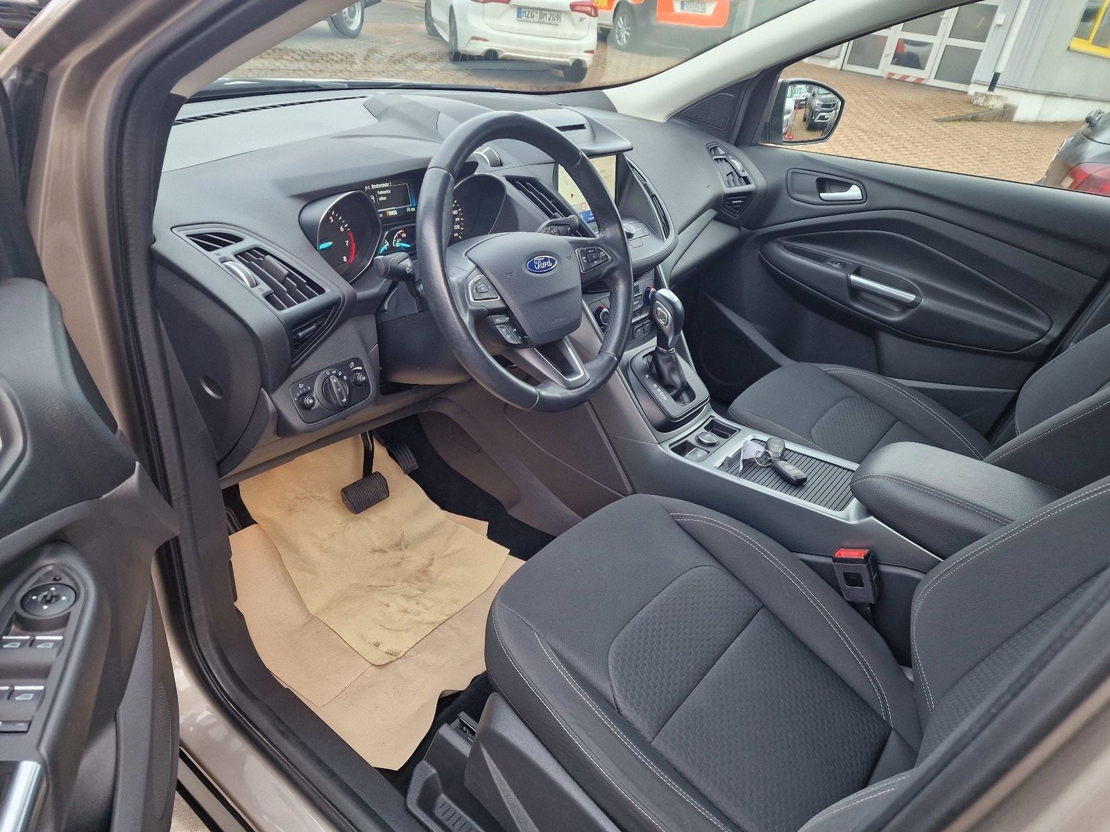Fahrzeugabbildung Ford Kuga Cool & Connect, AHK,Winterpaket
