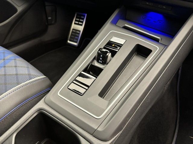 Volkswagen Golf 8 R DSG Performance270BlackKomfort19DCC EA8 foto 4