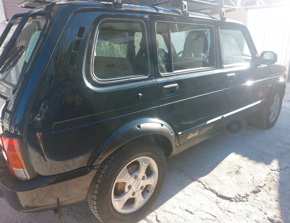 Image of Lada Urban