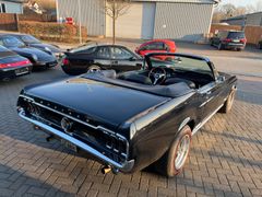 FORD Mustang Cabrio Top Zustand Classic Data 2 400PS FORD Mustang Cabrio Top Zustand Classic Data 2 400PS
